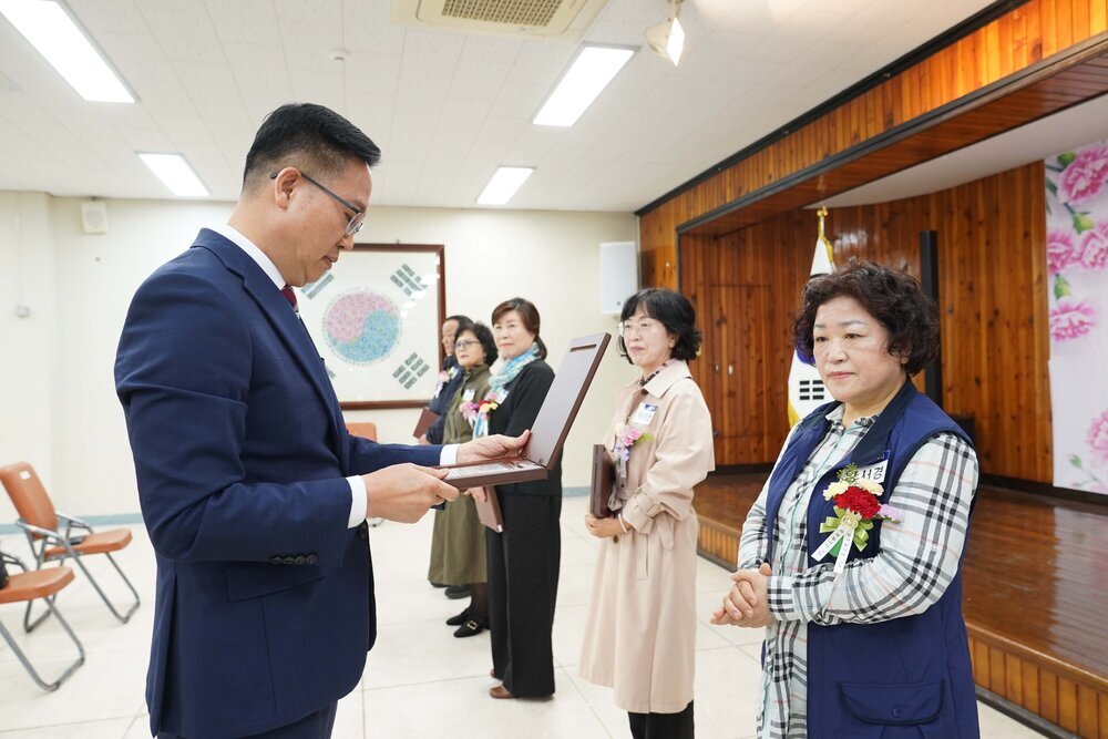 (05.08.회의실) 어버이날 기념행사